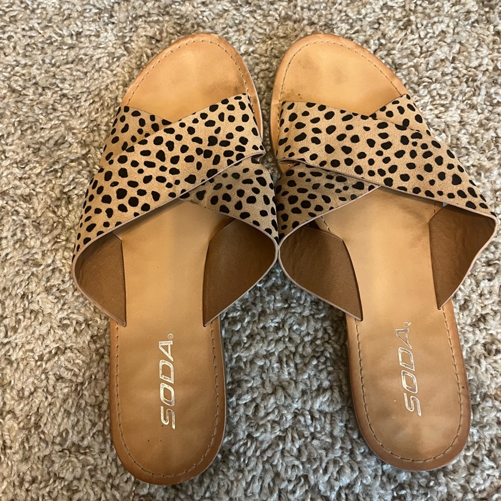 Cheetah print dot sandals